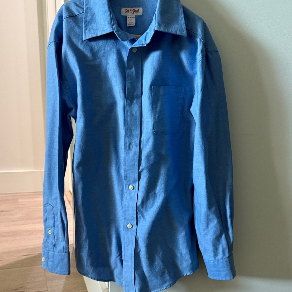 Cat & Jack boys Casual Blue Button Down Shirt. EUC